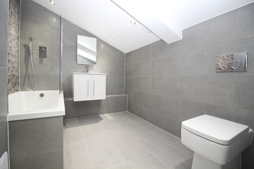 3 bed flat to rent in Brighton Road, Horsham, RH13  - Property Image 7