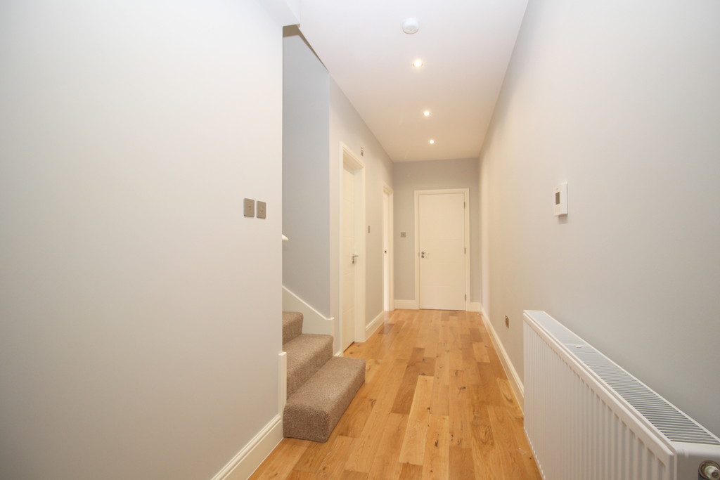 3 bed flat to rent in Brighton Road, Horsham, RH13  - Property Image 8