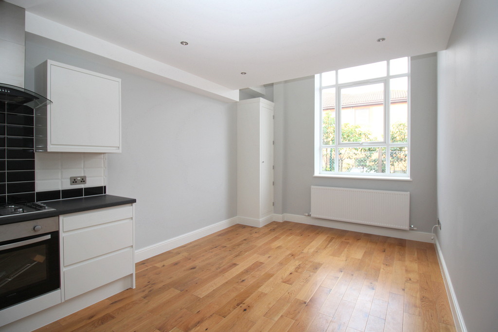1 bed flat to rent in Harrington House, Brighton Road, Horsham  - Property Image 4