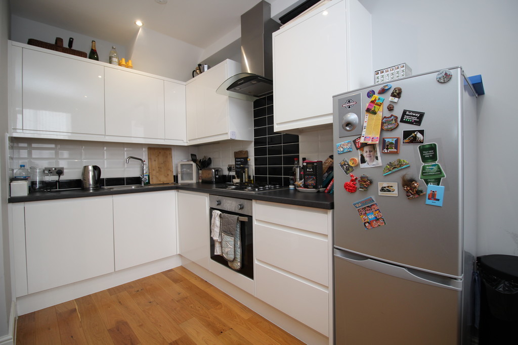 1 bed flat to rent in Harrington House, Brighton Road, Horsham  - Property Image 3