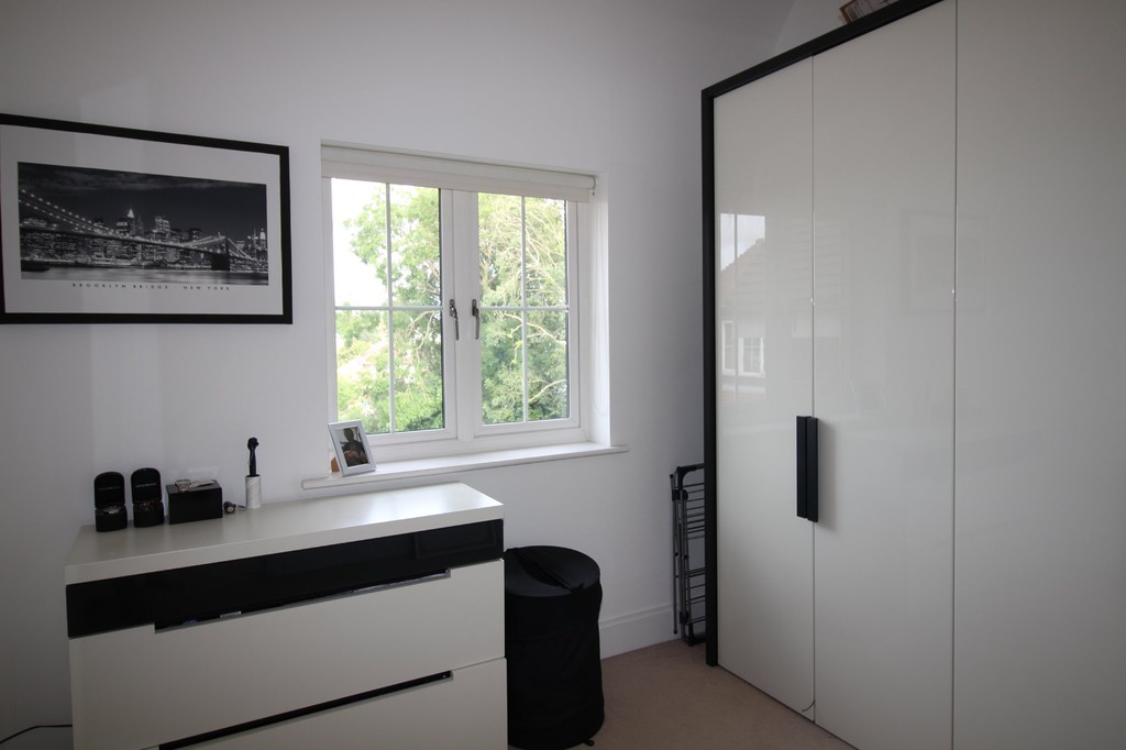 2 bed apartment to rent in Hurst Court, Horsham, RH12 - Property Image 5