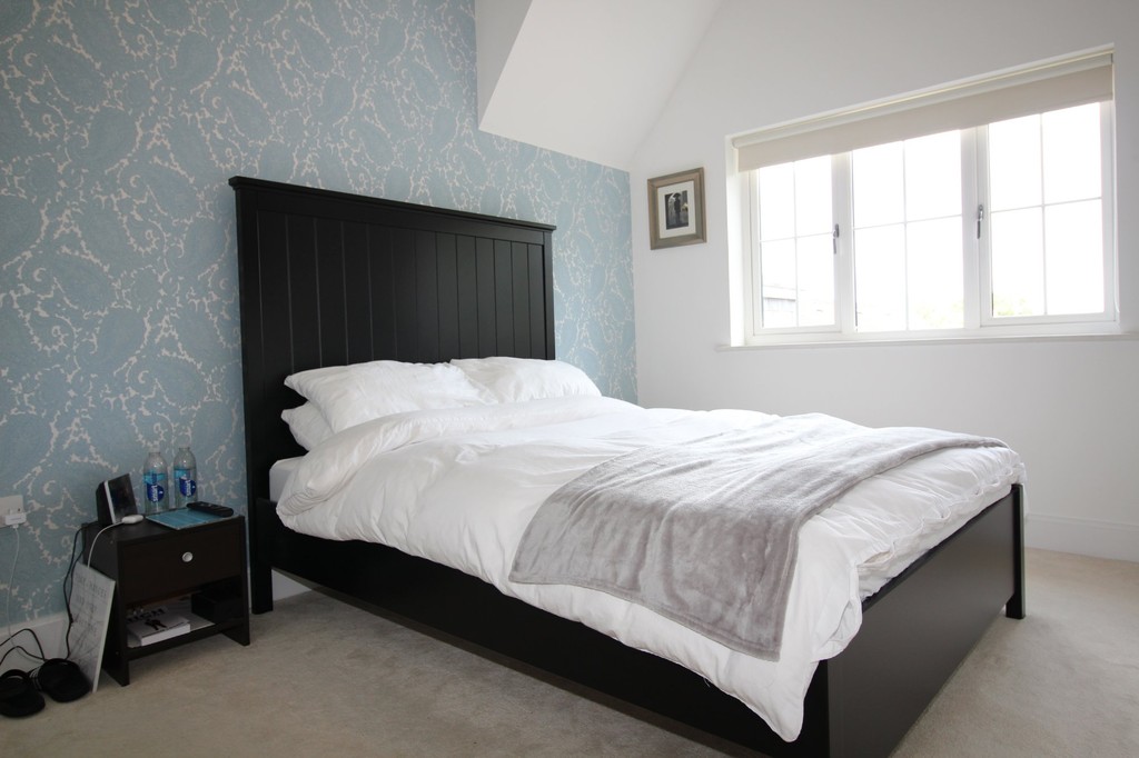 2 bed apartment to rent in Hurst Court, Horsham, RH12 - Property Image 6