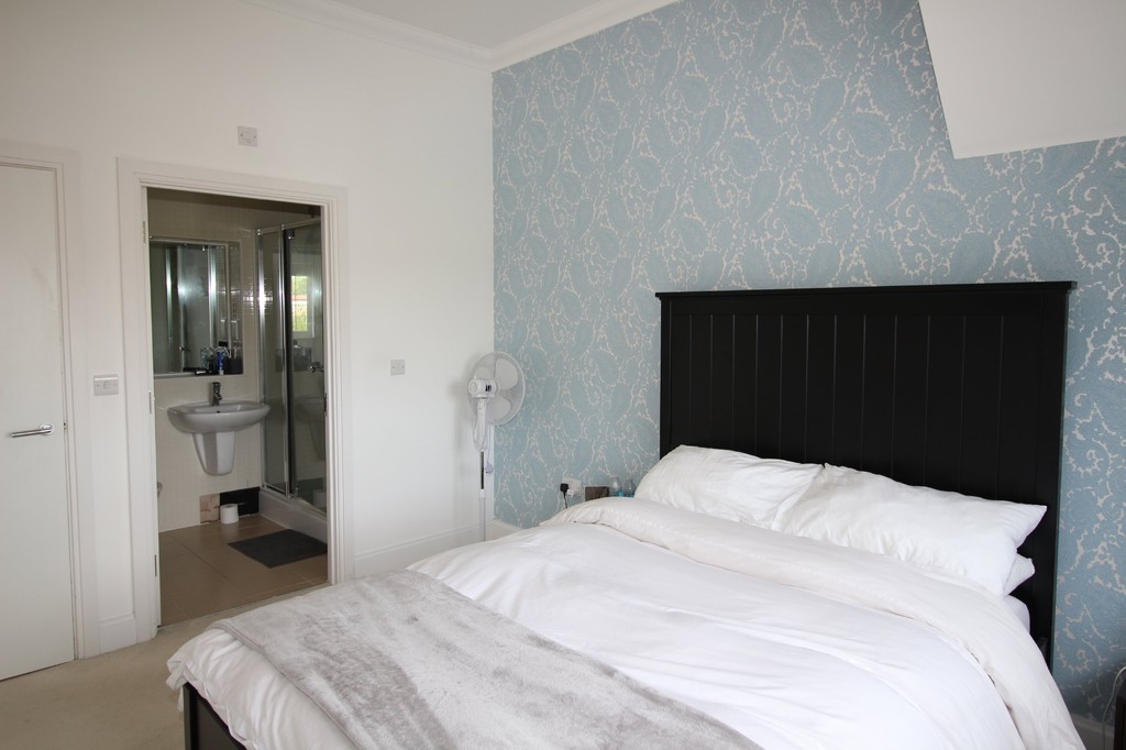 2 bed apartment to rent in Hurst Court, Horsham, RH12 - Property Image 7