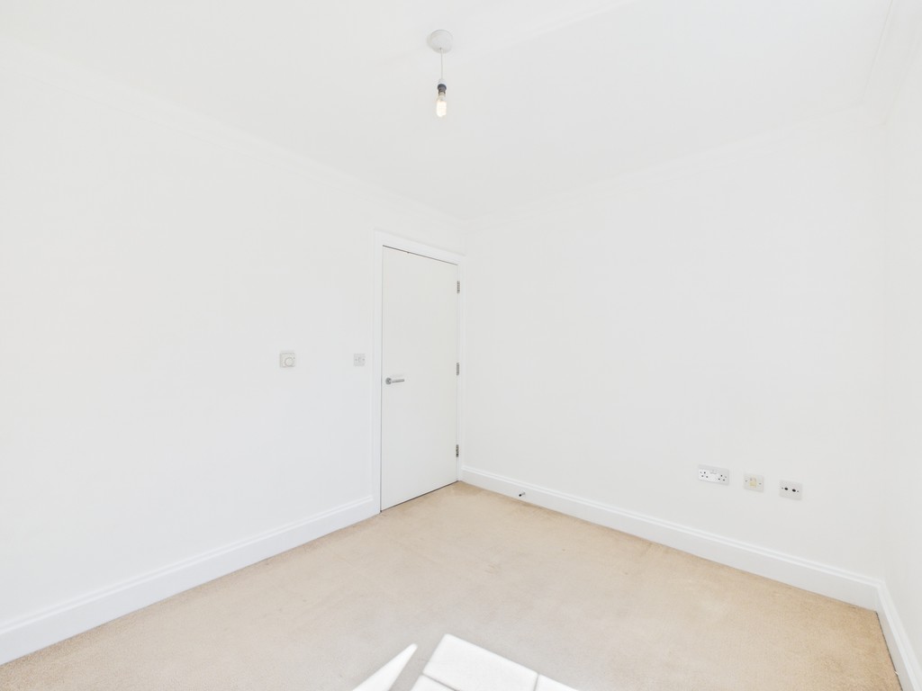 2 bed apartment to rent in Hurst Court, Horsham  - Property Image 10