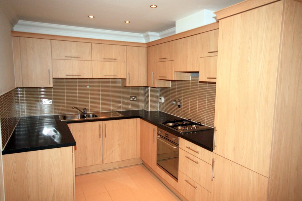 2 bed apartment to rent in Hurst Court, Horsham - Property Image 7