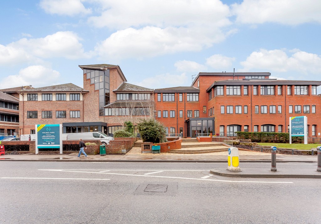 2 bed apartment to rent in Holmes Park, North Street, Horsham