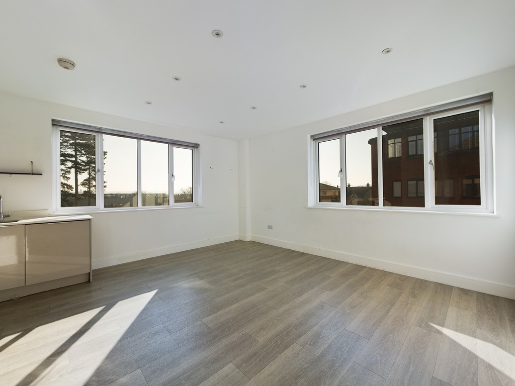 2 bed flat to rent in Holmes Park, North Street  - Property Image 2