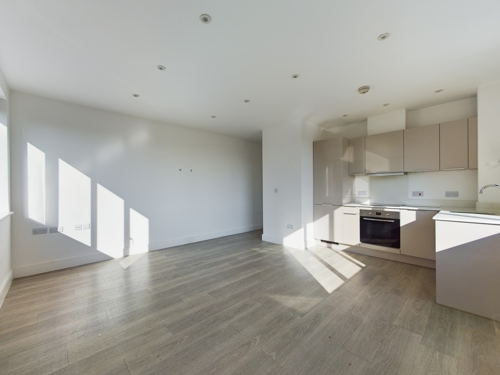 2 bed flat to rent in Holmes Park, North Street  - Property Image 4