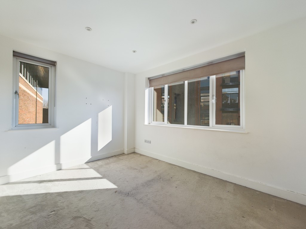 2 bed flat to rent in Holmes Park, North Street  - Property Image 7