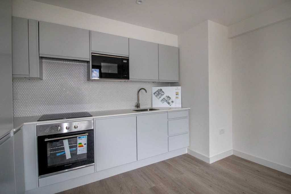 3 bed apartment to rent in Prewetts Mill, Mill Bay Lane, Horsham - Property Image 4