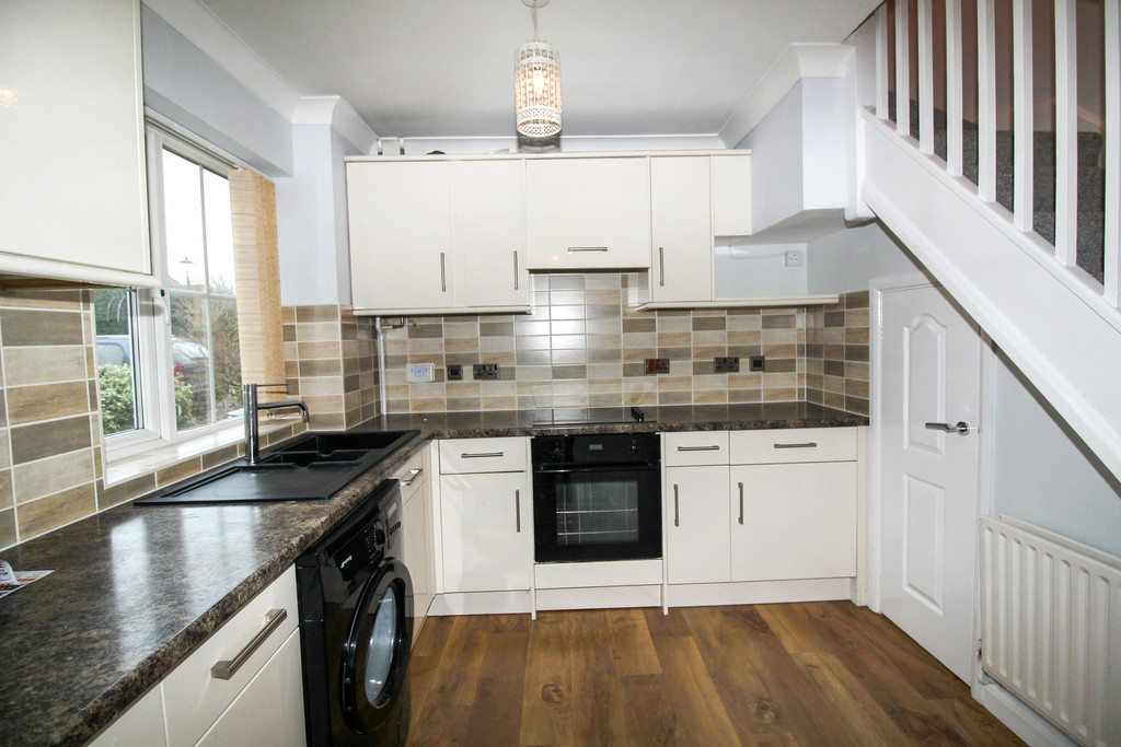 1 bed end of terrace house to rent in Wordsworth Place, Horsham  - Property Image 4