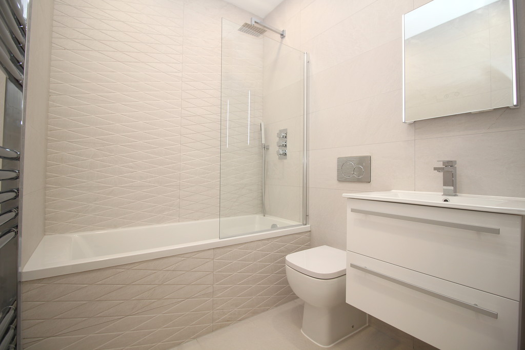 1 bed apartment to rent in Harrington House, Brighton Road, Horsham  - Property Image 4