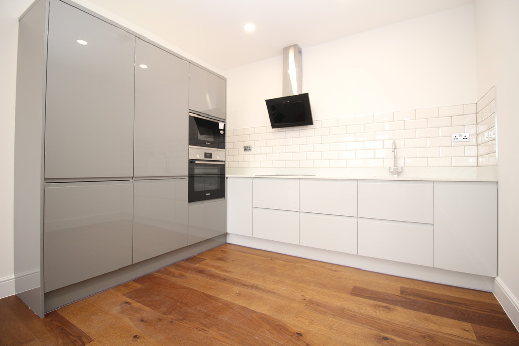 2 bed apartment to rent in Harrington House, Brighton Road, Horsham  - Property Image 3