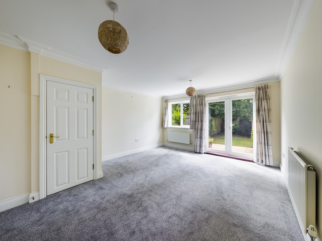 2 bed terraced house to rent in Dew Pond Close, Horsham, RH13  - Property Image 3