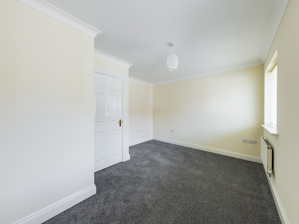 2 bed terraced house to rent in Dew Pond Close, Horsham, RH13  - Property Image 5