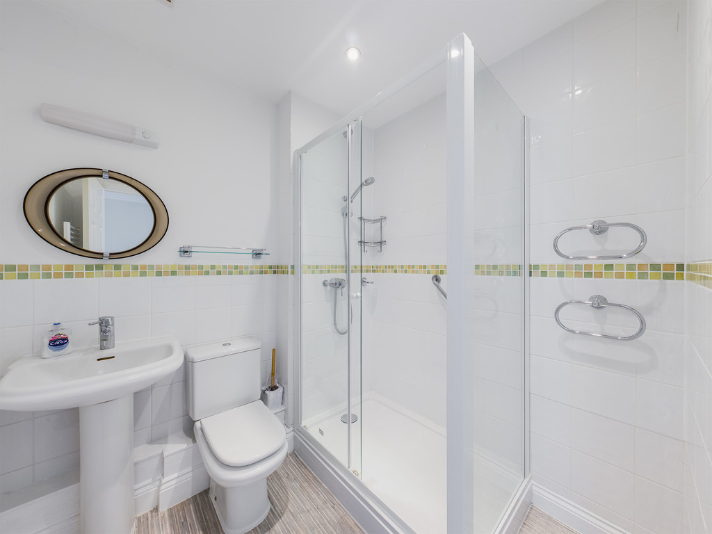 2 bed terraced house to rent in Dew Pond Close, Horsham, RH13  - Property Image 6