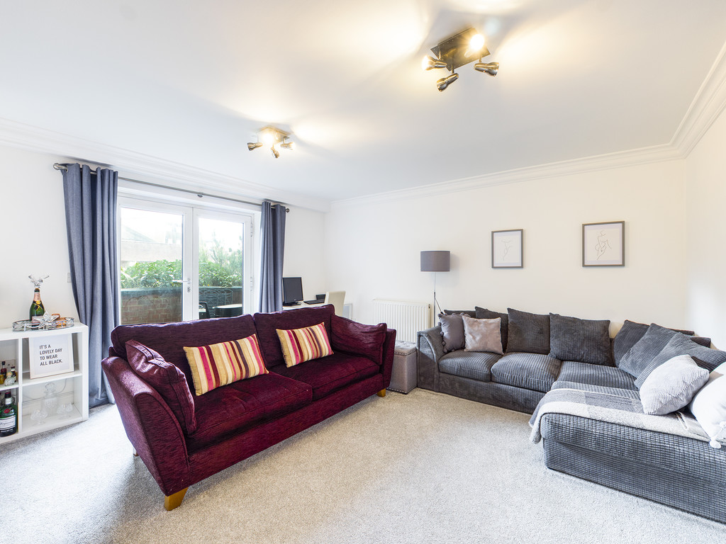 1 bed apartment to rent in Kings Gate, Horsham, RH12  - Property Image 2