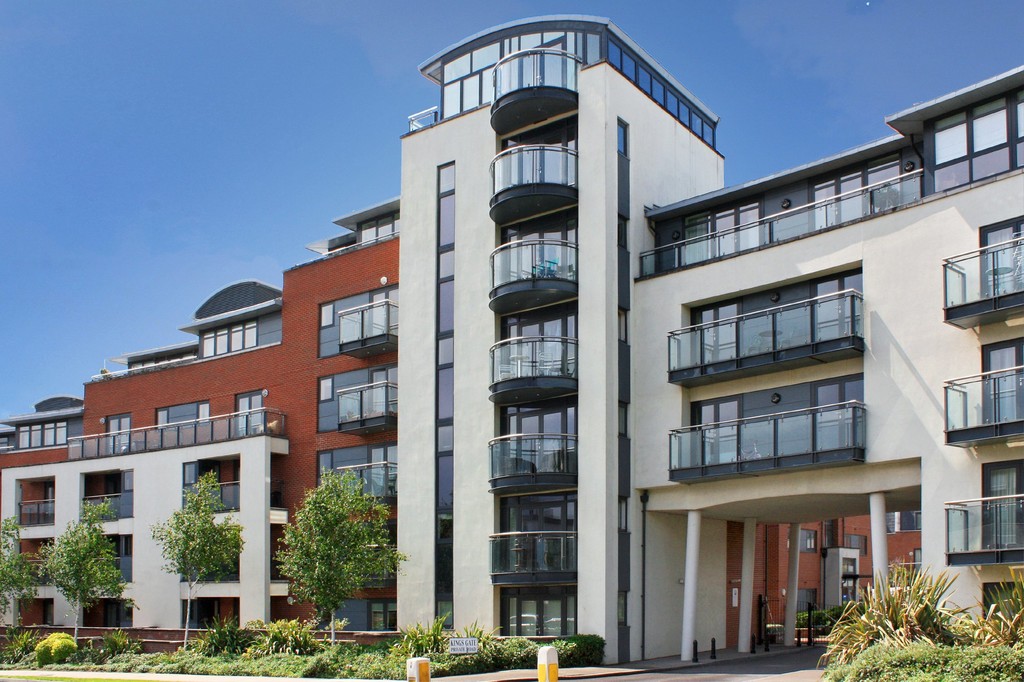 1 bed apartment to rent in Kings Gate, Horsham, RH12  - Property Image 1