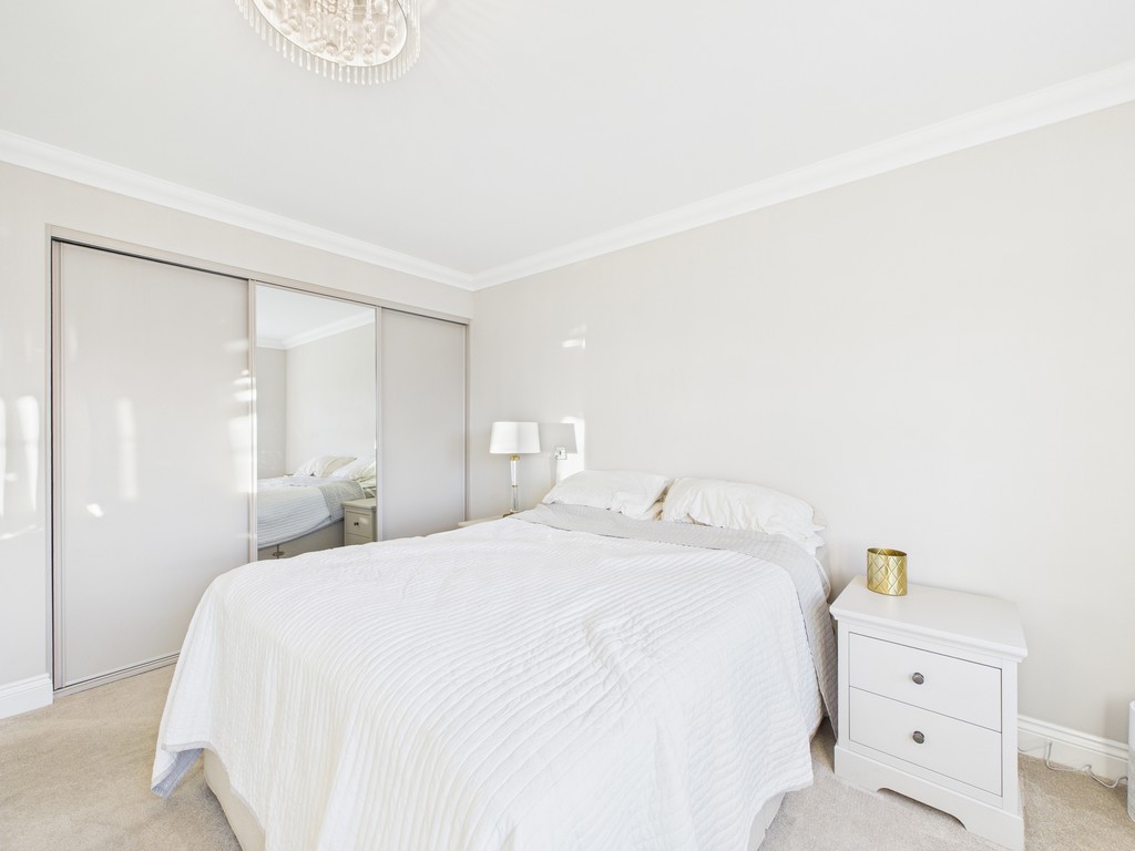 2 bed apartment to rent in Chantry Court, Broadbridge Heath, RH12 - Property Image 6