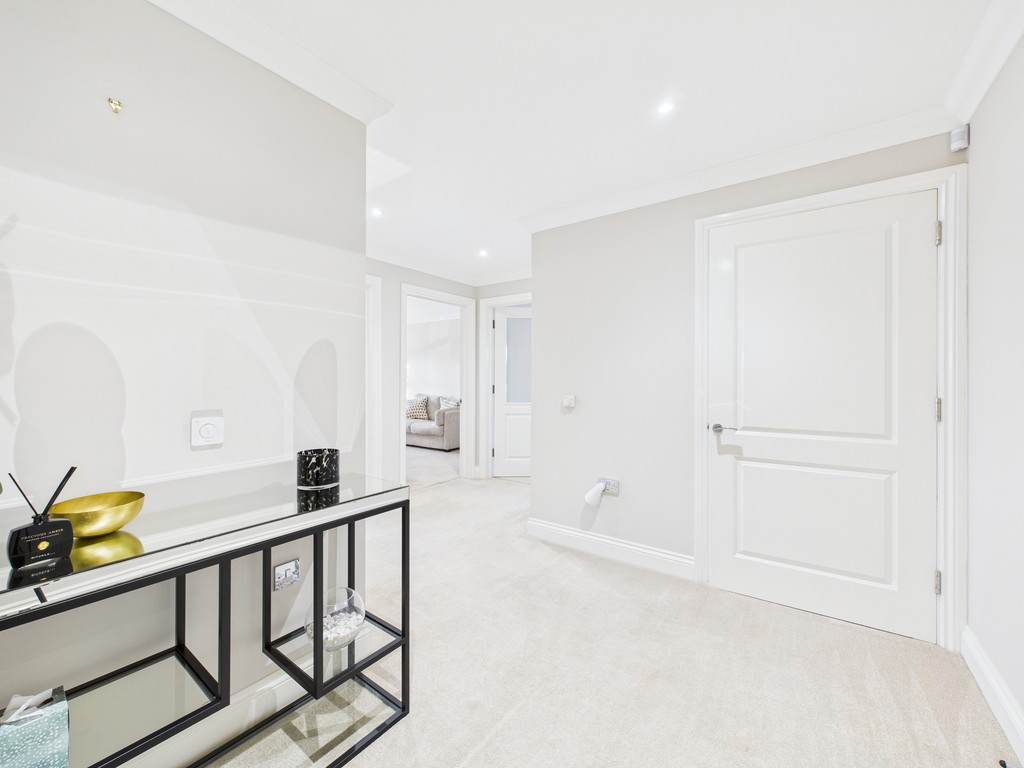 2 bed apartment to rent in Chantry Court, Broadbridge Heath, RH12 - Property Image 9