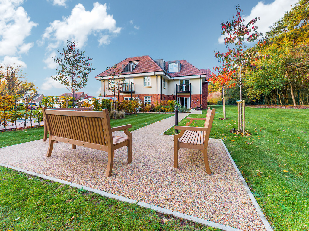 2 bed apartment to rent in Chantry Court, Broadbridge Heath, RH12 - Property Image 11