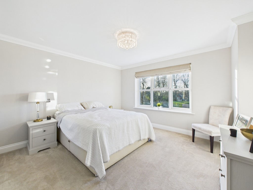 2 bed apartment to rent in Chantry Court, Broadbridge Heath, RH12 - Property Image 5