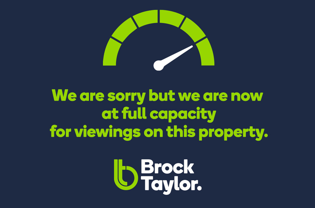 2 bed maisonette to rent in Mulberry Close, Horsham, RH12