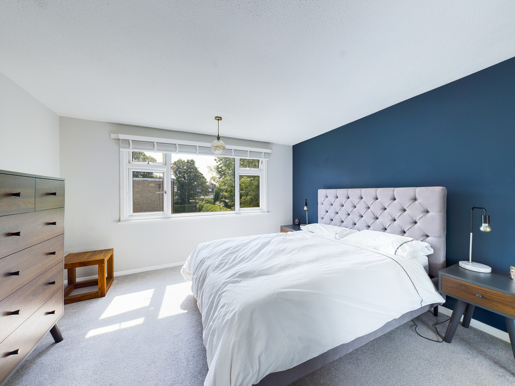 2 bed maisonette to rent in Mulberry Close, Horsham, RH12  - Property Image 6