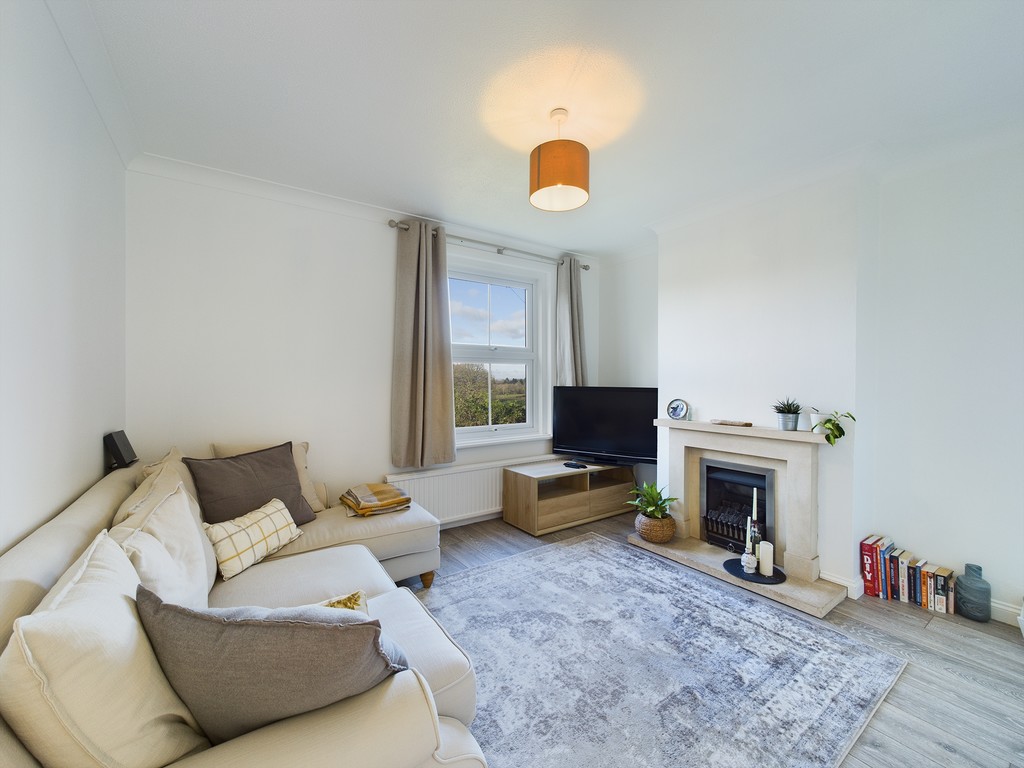 2 bed semi-detached house to rent in Turners Hill Road, Crawley Down, RH10 - Property Image 2