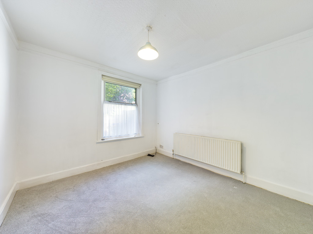3 bed semi-detached house to rent in Madeira Avenue, Horsham, RH12  - Property Image 3
