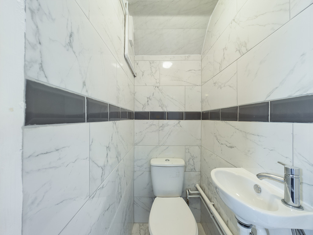 3 bed semi-detached house to rent in Madeira Avenue, Horsham, RH12  - Property Image 5
