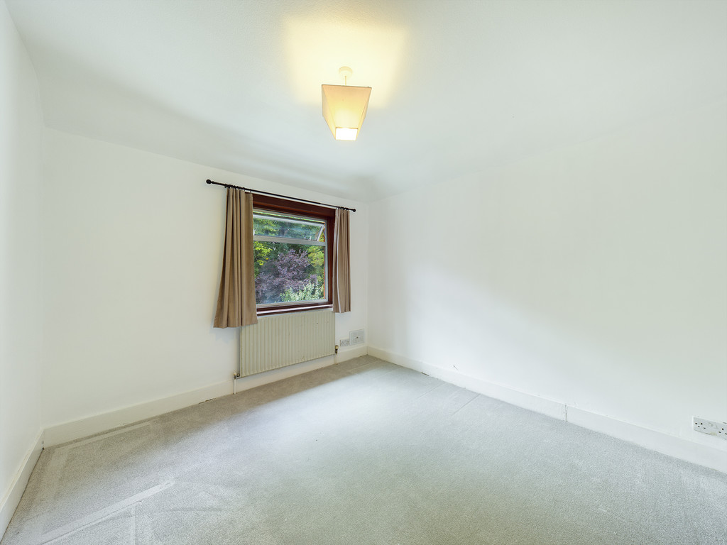3 bed semi-detached house to rent in Madeira Avenue, Horsham, RH12  - Property Image 9