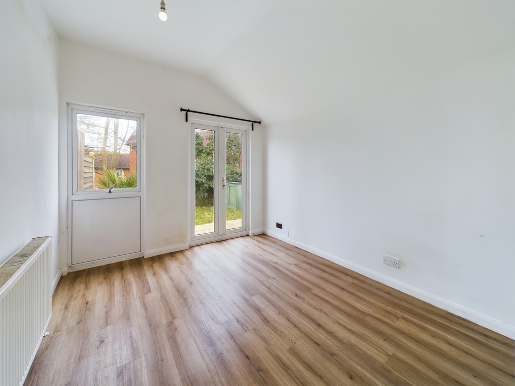 2 bed ground floor flat to rent in Ground Floor Flat, 168 Freshfield Road  - Property Image 6