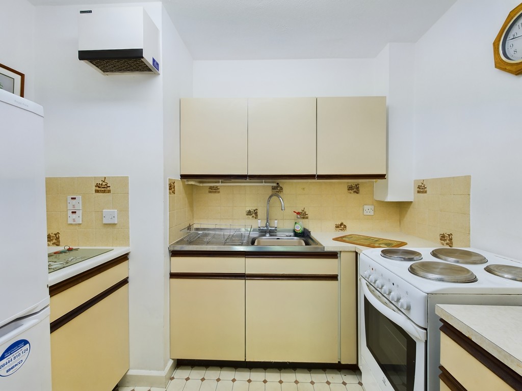 1 bed apartment to rent in Jasmine Court, Horsham, RH12  - Property Image 5