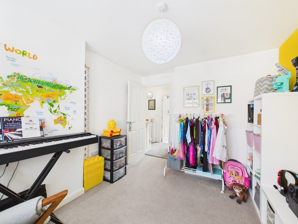 5 bed detached house to rent in Ellis Road, Broadbridge Heath - Property Image 21