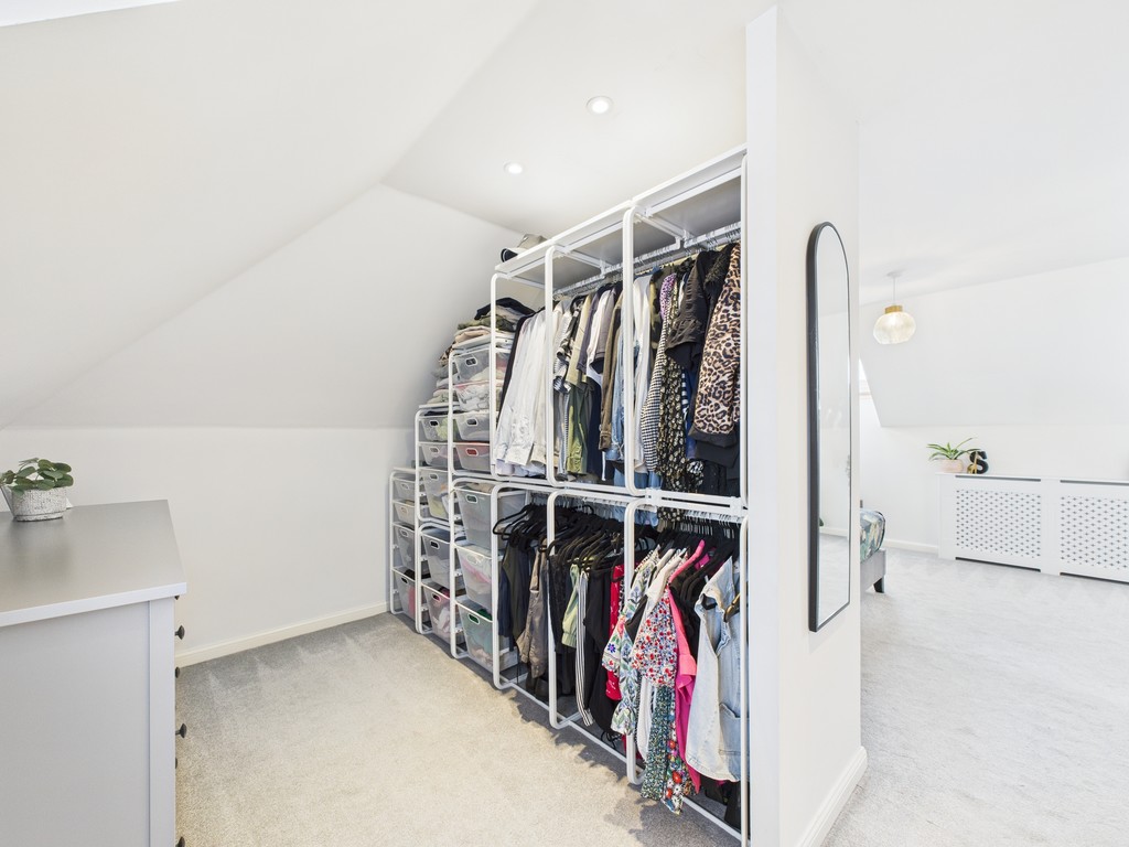 5 bed detached house to rent in Ellis Road, Broadbridge Heath - Property Image 25