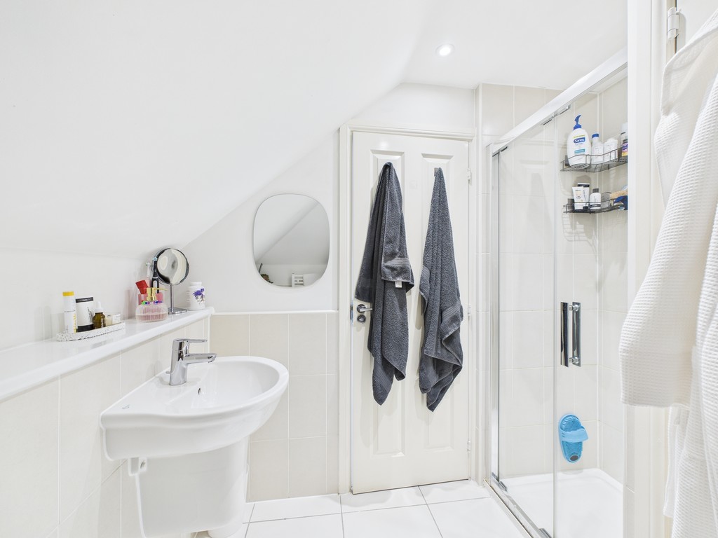 5 bed detached house to rent in Ellis Road, Broadbridge Heath - Property Image 28