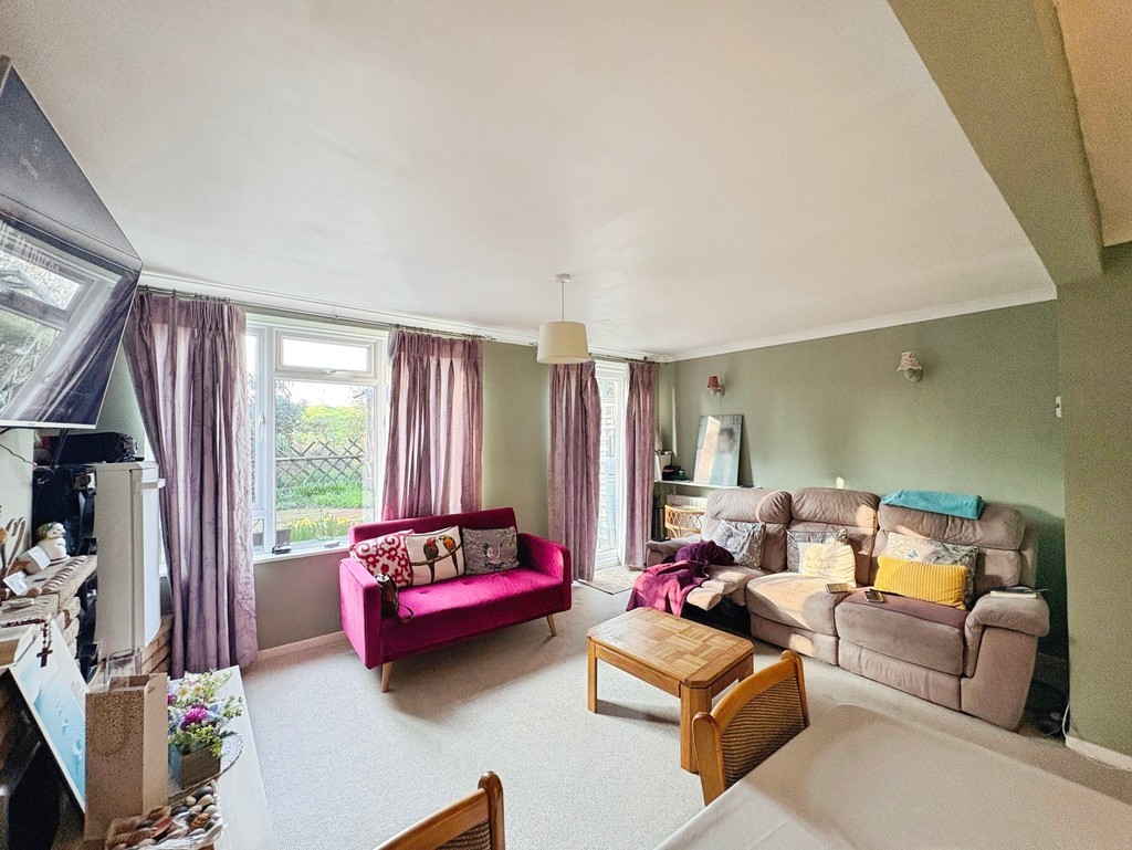 2 bed terraced house to rent in Ash Road, Southwater  - Property Image 10