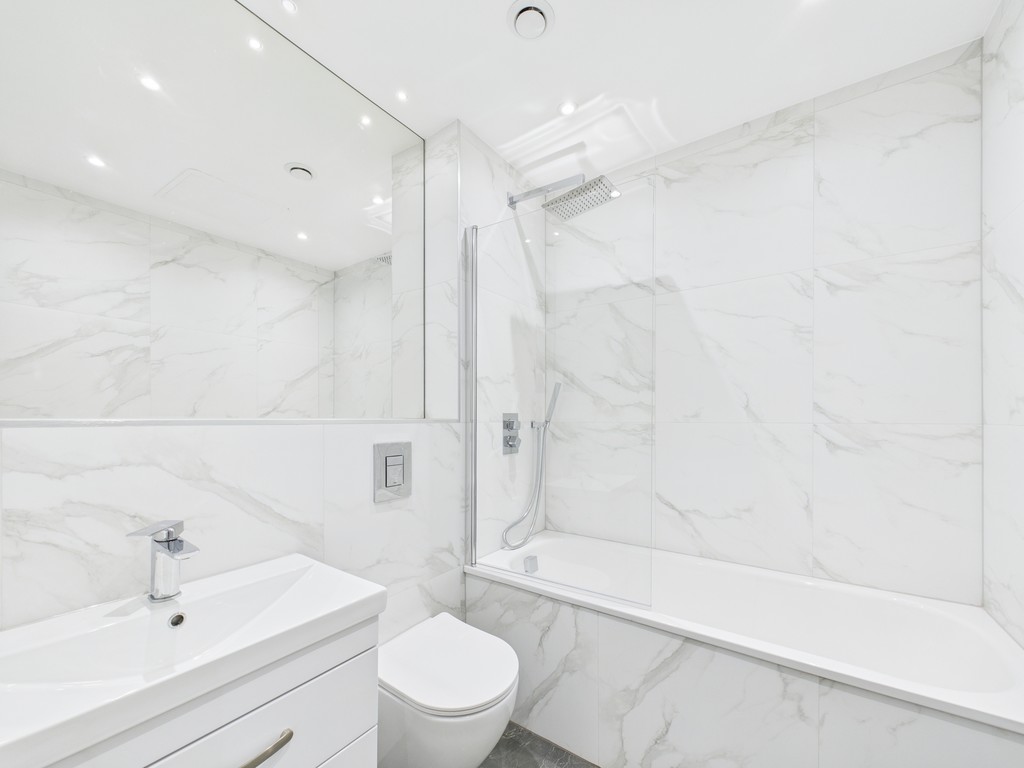 1 bed ground floor flat to rent in London Road, Burgess Hill  - Property Image 3