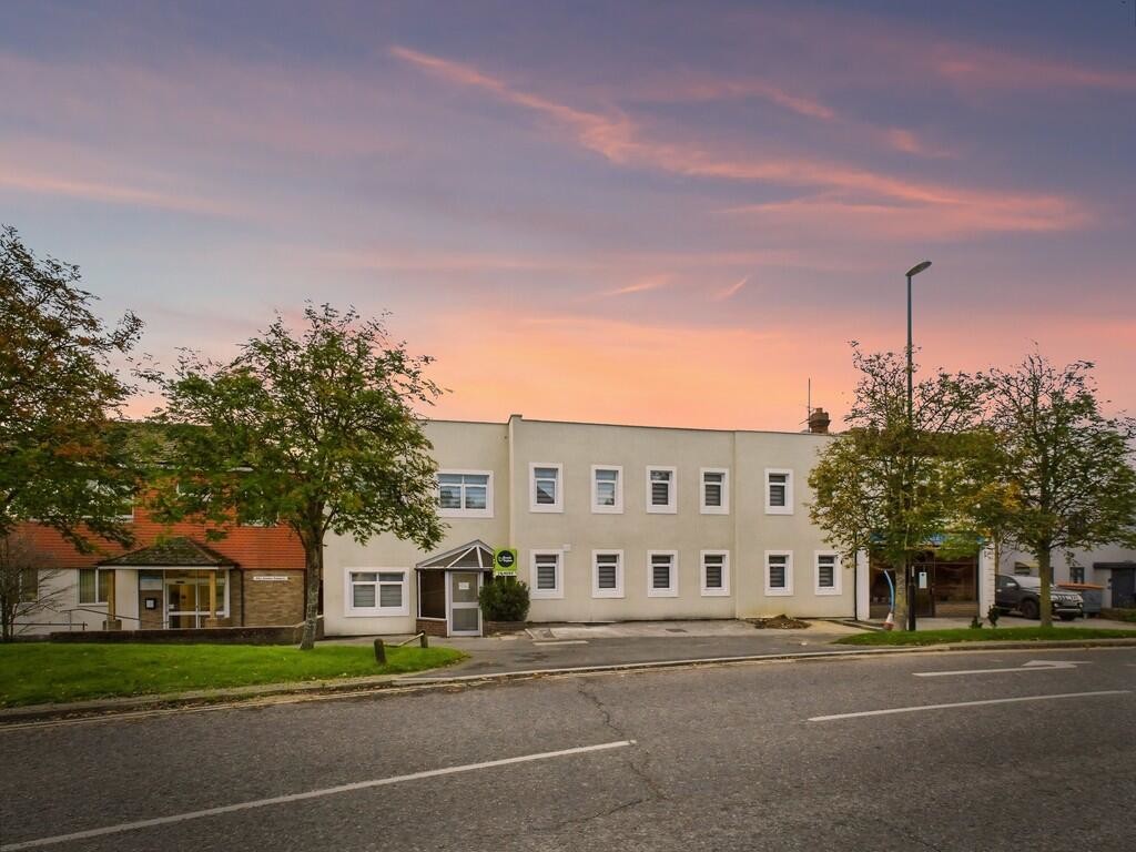 1 bed ground floor flat to rent in London Road, Burgess Hill  - Property Image 1