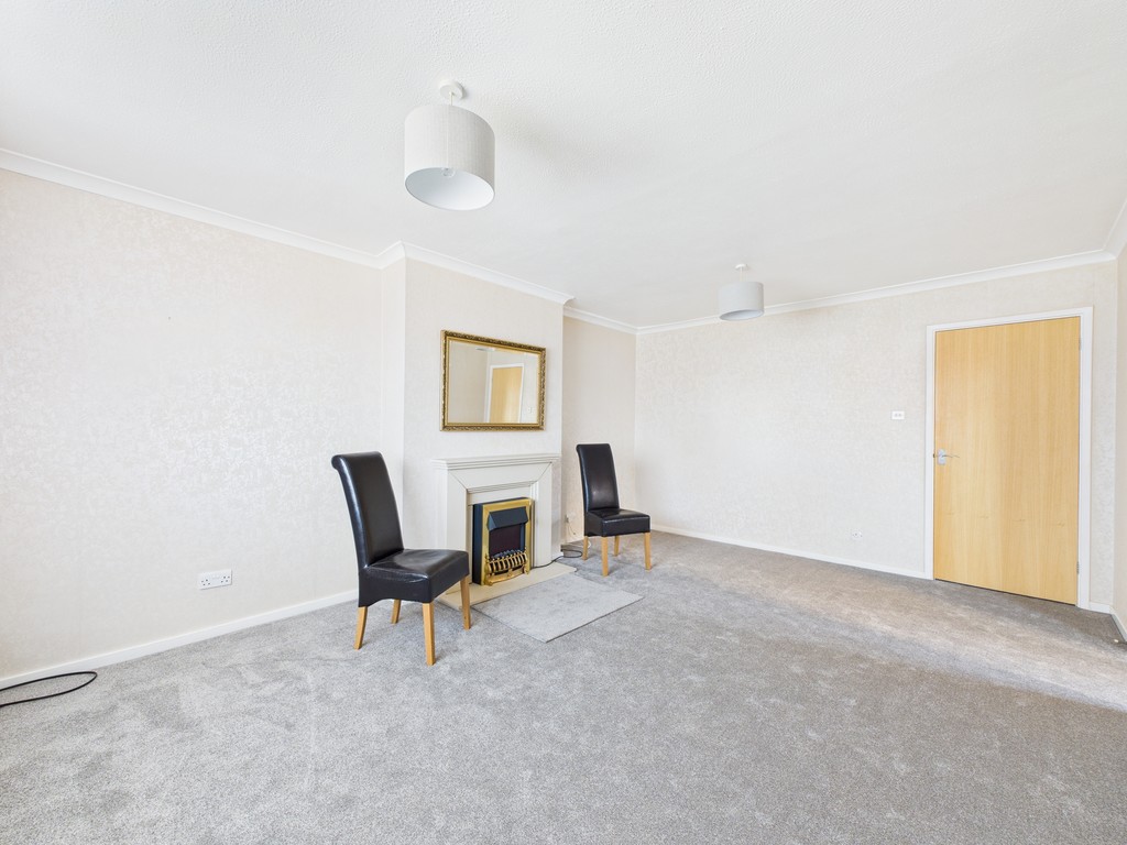 2 bed semi-detached bungalow to rent in Shepherds Way, Horsham  - Property Image 12