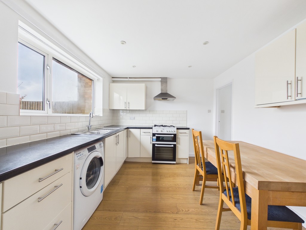 3 bed terraced house to rent in Rusper Road, Horsham  - Property Image 2