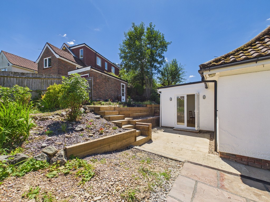 2 bed detached bungalow to rent in Penland Road, Haywards Heath  - Property Image 13