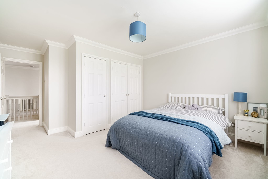 5 bed detached house to rent in The Marches, Kingsfold, RH12  - Property Image 11