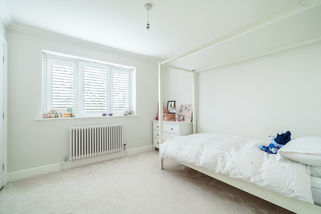 5 bed detached house to rent in The Marches, Kingsfold, RH12  - Property Image 13
