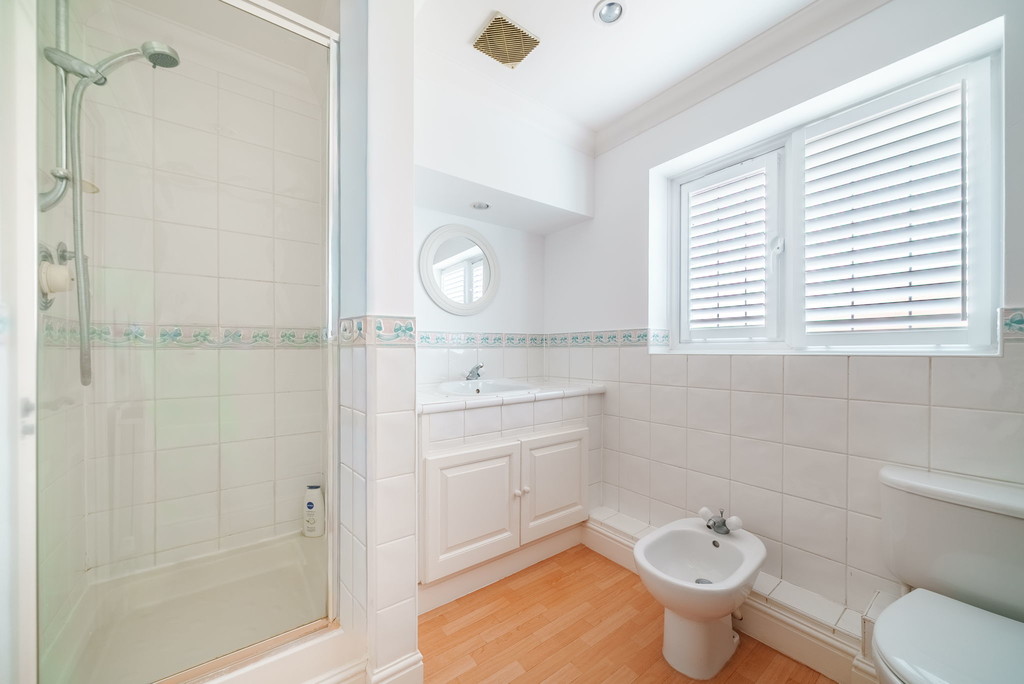 5 bed detached house to rent in The Marches, Kingsfold, RH12  - Property Image 15