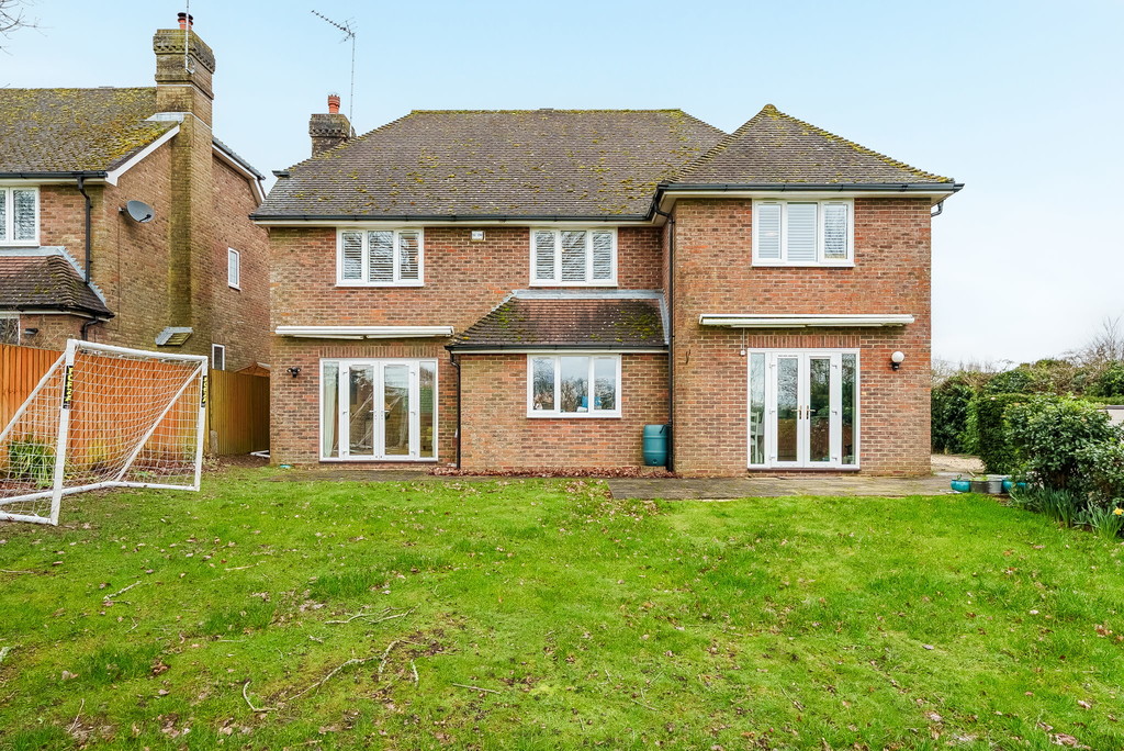 5 bed detached house to rent in The Marches, Kingsfold, RH12  - Property Image 18