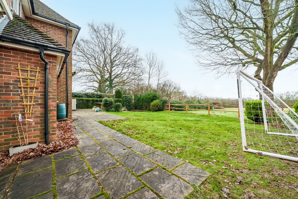 5 bed detached house to rent in The Marches, Kingsfold, RH12  - Property Image 16