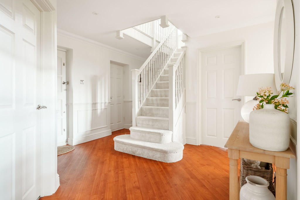 5 bed detached house to rent in The Marches, Kingsfold, RH12  - Property Image 2