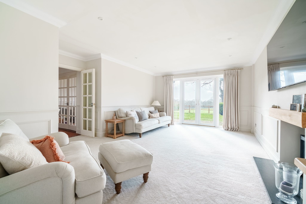 5 bed detached house to rent in The Marches, Kingsfold, RH12  - Property Image 6